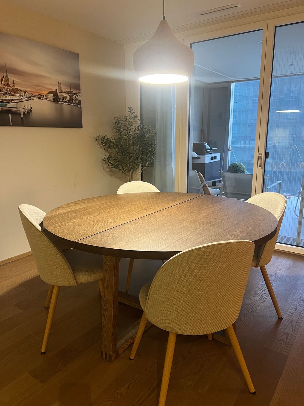 Runder Esstisch aus Holz gebraucht in top zustand (Gebraucht) in Schlieren für CHF 500 – nur Abholung auf Ricardo kaufen