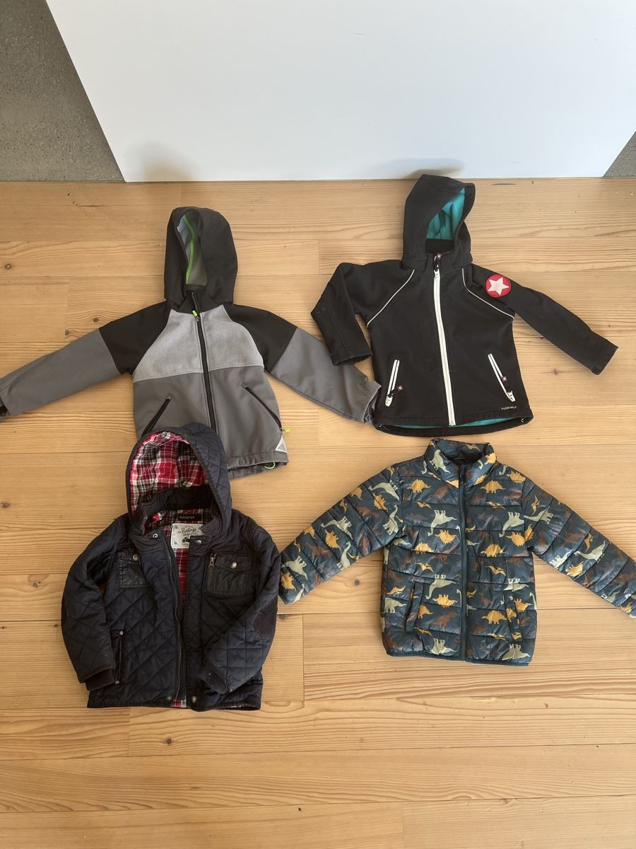 Giacche & Cappotti: Winter/Spring Coats Bundle - Size 4-5 Years – Usato da Oberägeri venduto da Bazza
