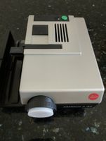 Leica Diaprojektor P 150 fast neu.
