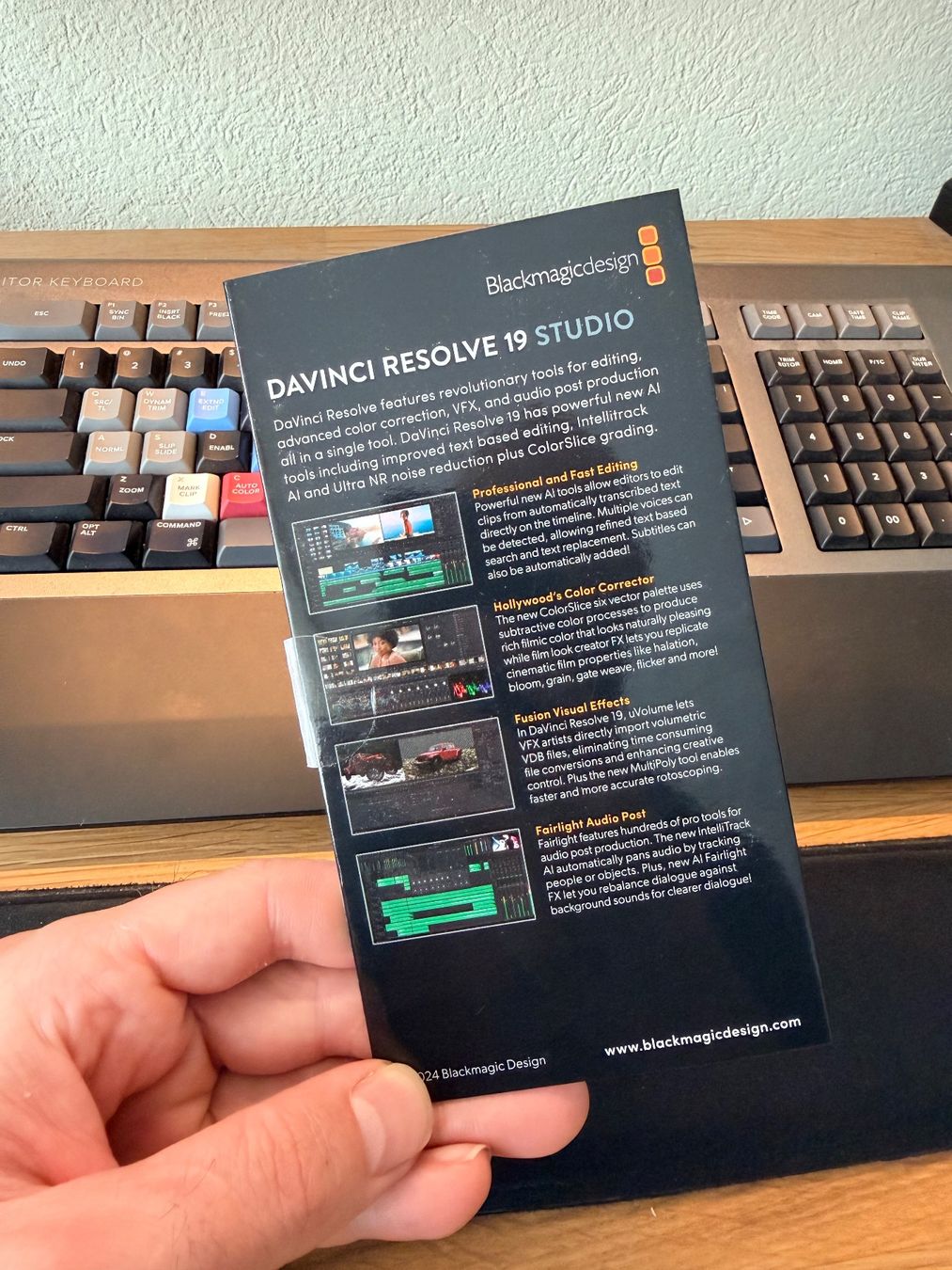 Blackmagic Applications: Blackmagic Design - DaVinci Resolve STUDIO Lizenz – D'occasion à Münsingen par Larsus 1