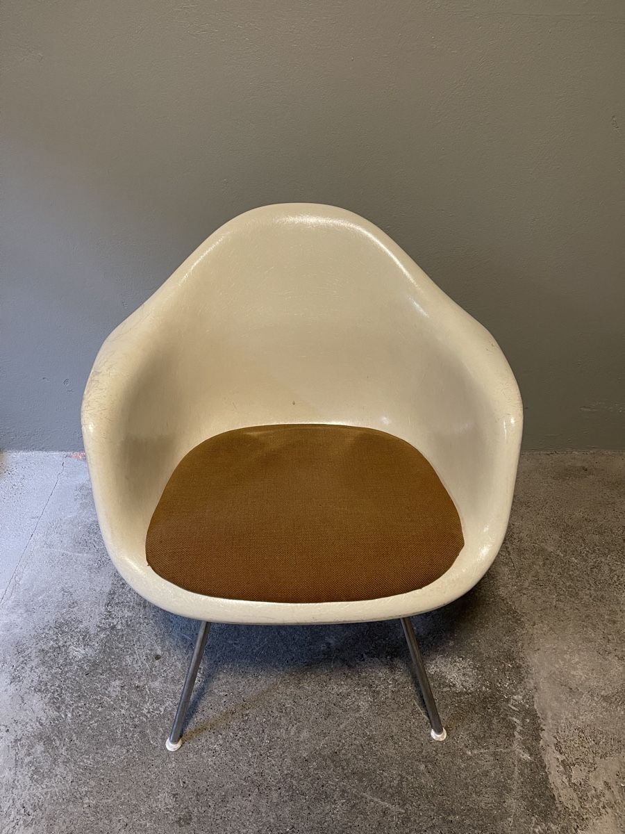 Eames Chaises: Eames Fiberglass Armchair Design Klassiker – D'occasion à Bern par Born_2_Fish