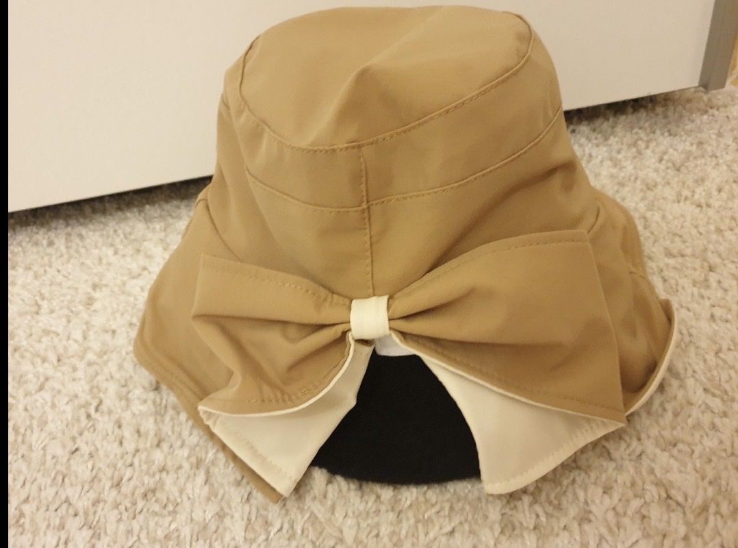 Copricapi, berretti & cappellini: Hut Beige S/M – Usato da Hinwil venduto da Elena-Lisa