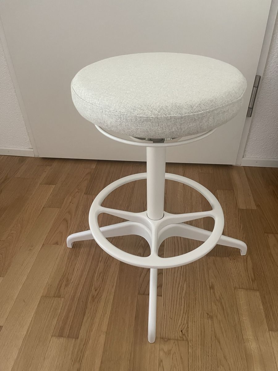 Ikea Sgabelli: Tabouret IKEA assis/debout beige  – Nuovo (secondo la descrizione) da Cressier NE venduto da cer_6sk6