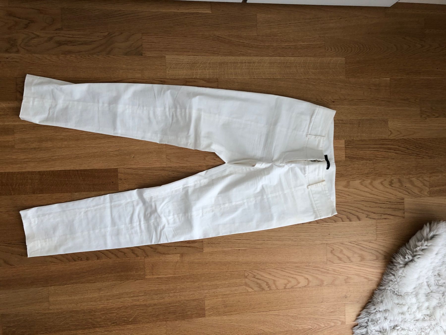 Patrizia Pepe Jeans: Patrizia Pepe Weisse Jeans – Gebraucht aus Duebendorf von tom_lp2m