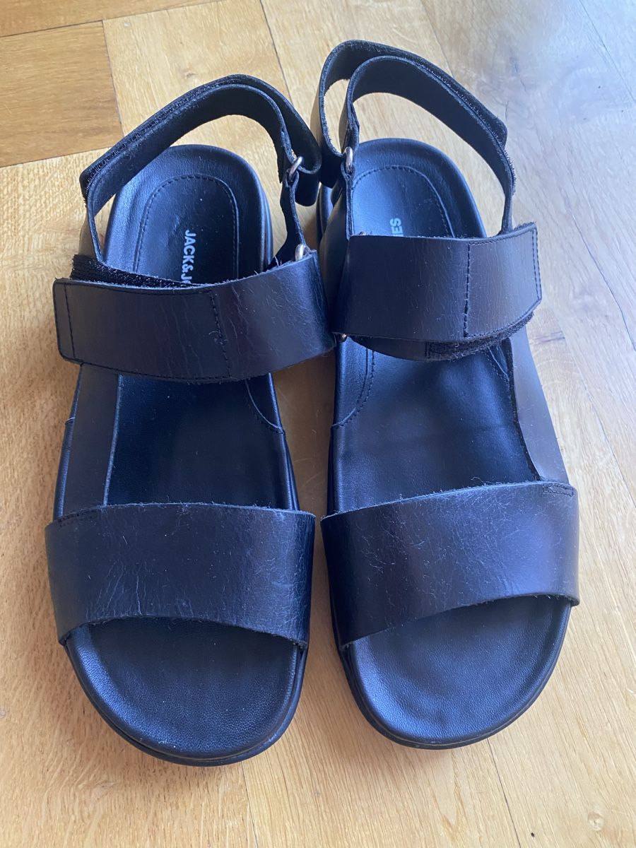 Jack & Jones Scarpe da uomo: Leder-Riemensandalen schwarz Gr. 43 – Nuovo (secondo la descrizione) da Zürich venduto da rotschwarzkaeppchen