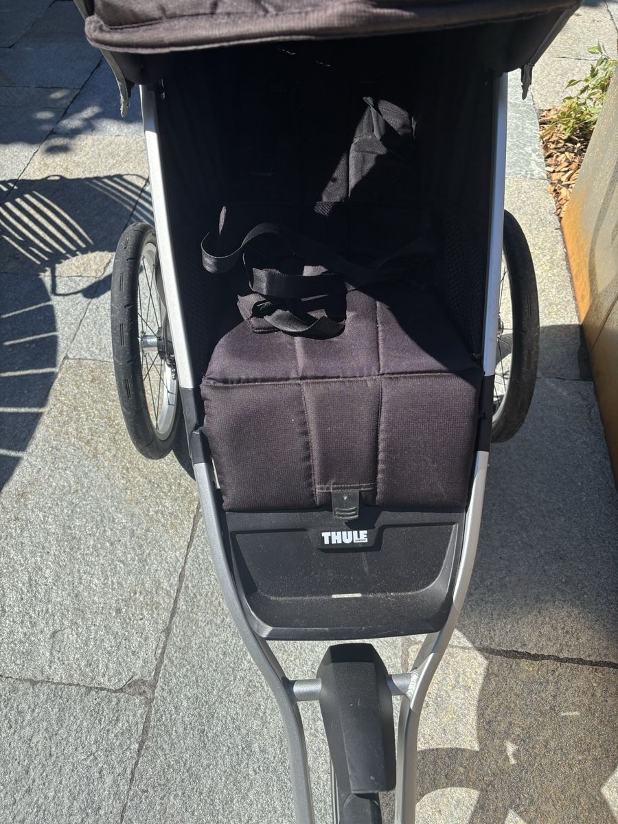 Thule Kinderwagen: Thule Kinderwagen – Gebraucht aus Engelberg von Orangensigma247 3