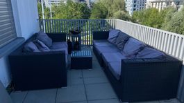 Grosse Gartenlounge inkl. Tisch und Kissen