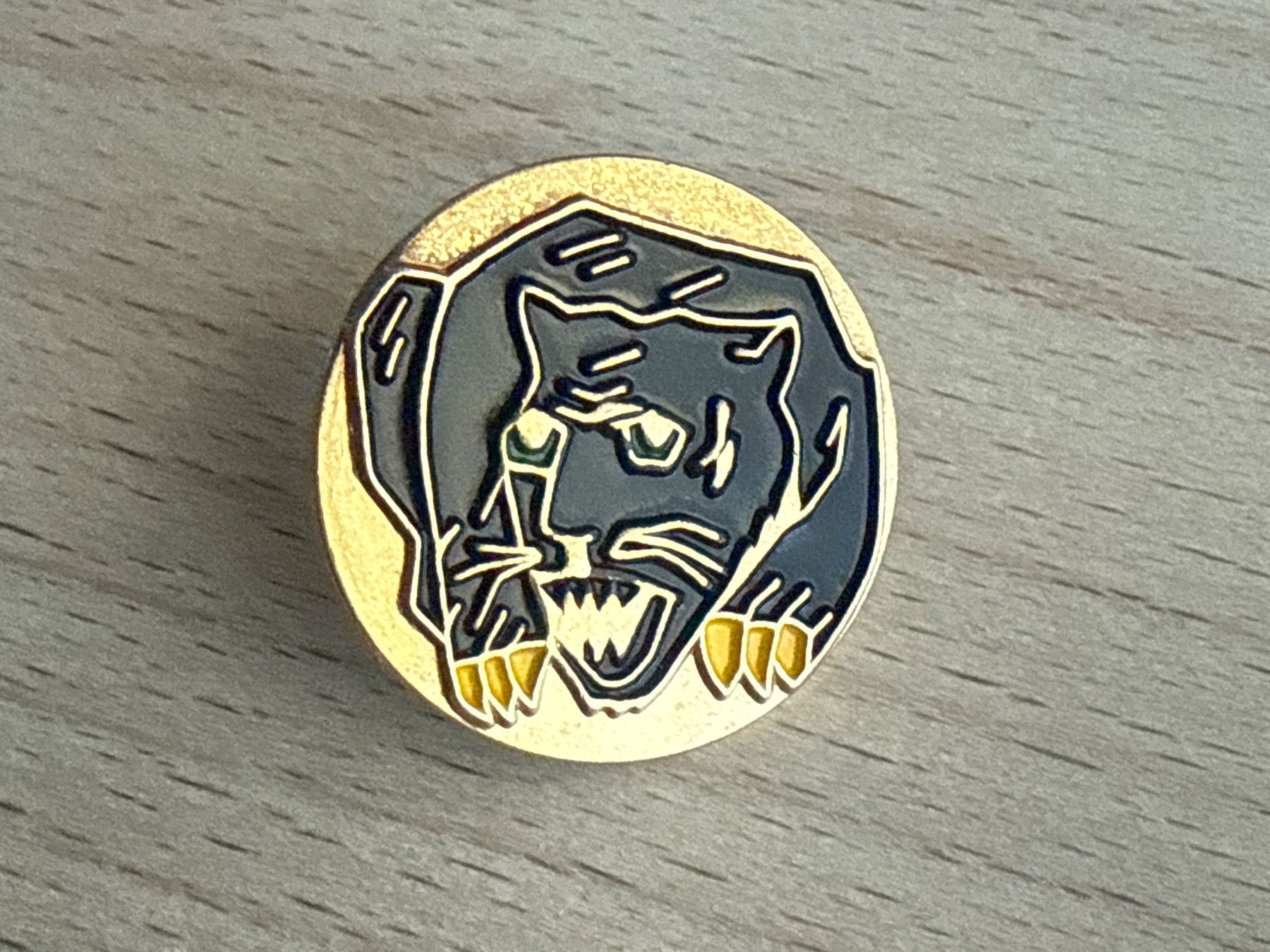 Placchette & Badge: Pin Panther – Usato da Glattbrugg venduto da Schweigmatt