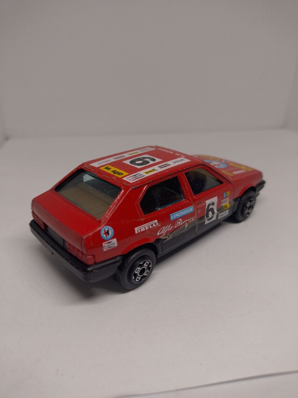 Bburago Modellautos: Bburago, Alfa Romeo 33, 1/43 – Gebraucht aus La Chaux-de-Fonds von Pierrot8404 3