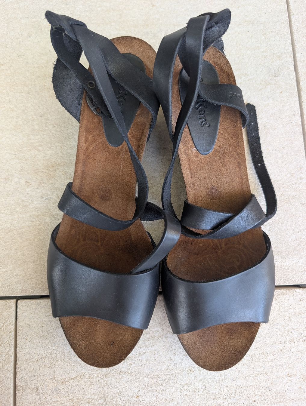 Scarpe da donna: Black leather wedge sandals with ankle straps – Usato da Lachen SZ venduto da joa_rf9n 2