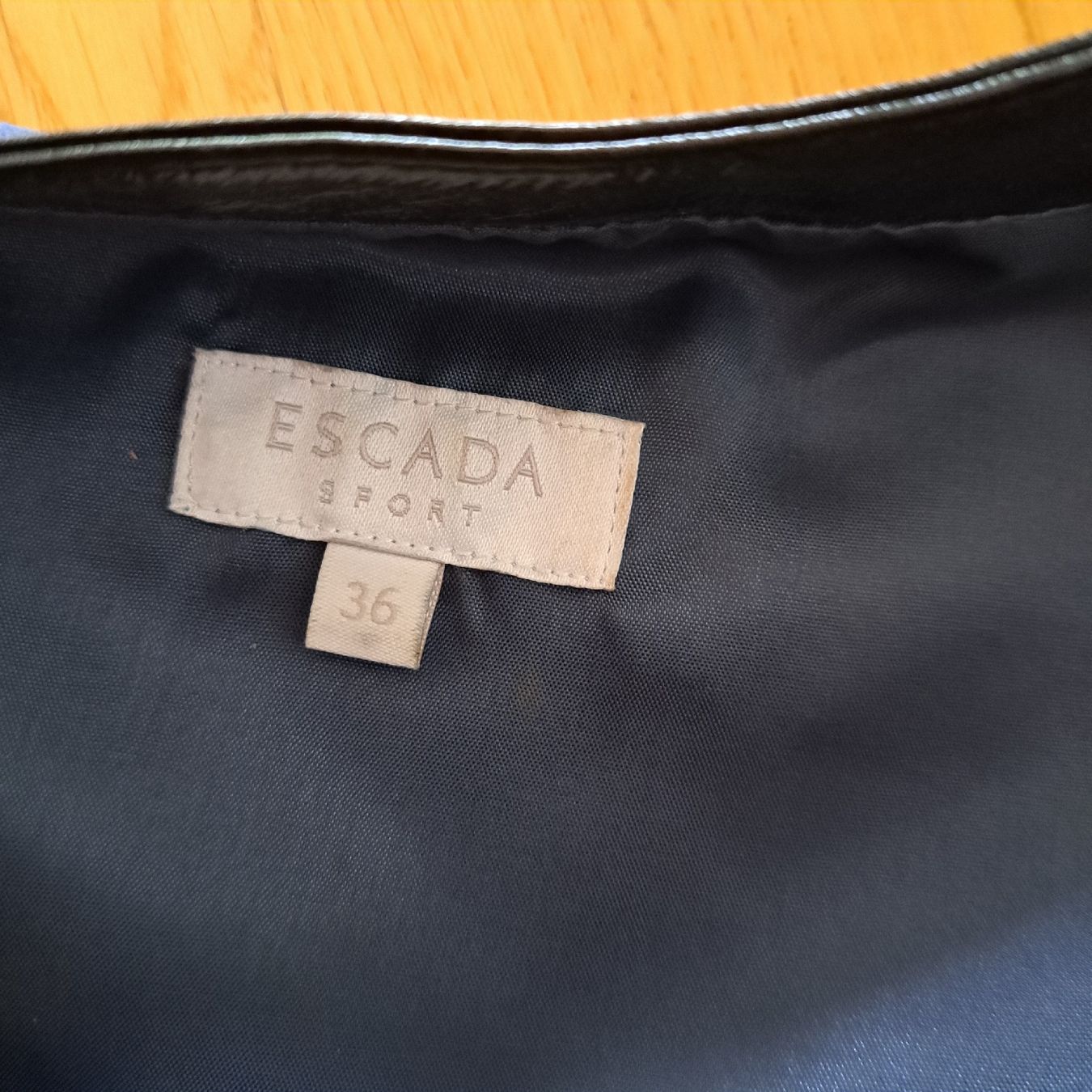 Escada Vestiti: ESCADA Lederkleid, Gr 38 – Usato da Adliswil venduto da Marlotti 1