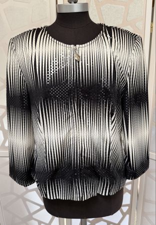 Vintage Sequin black and white jacket with zip. EUR42/UK14