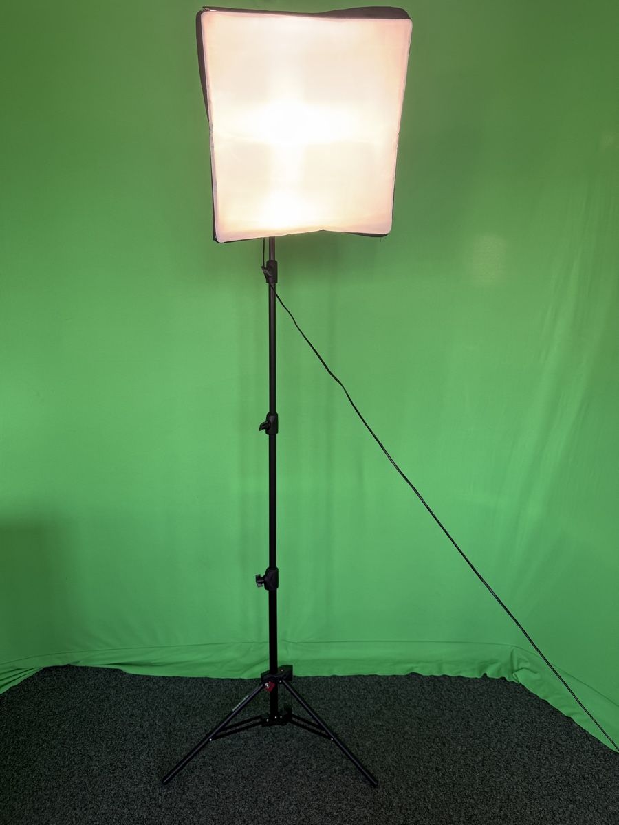Labor & Dunkelkammer: Manfrotto 1051BAC Lampenstativ mit Softbox gebraucht – Gebraucht aus Nänikon von MircoPellegrino