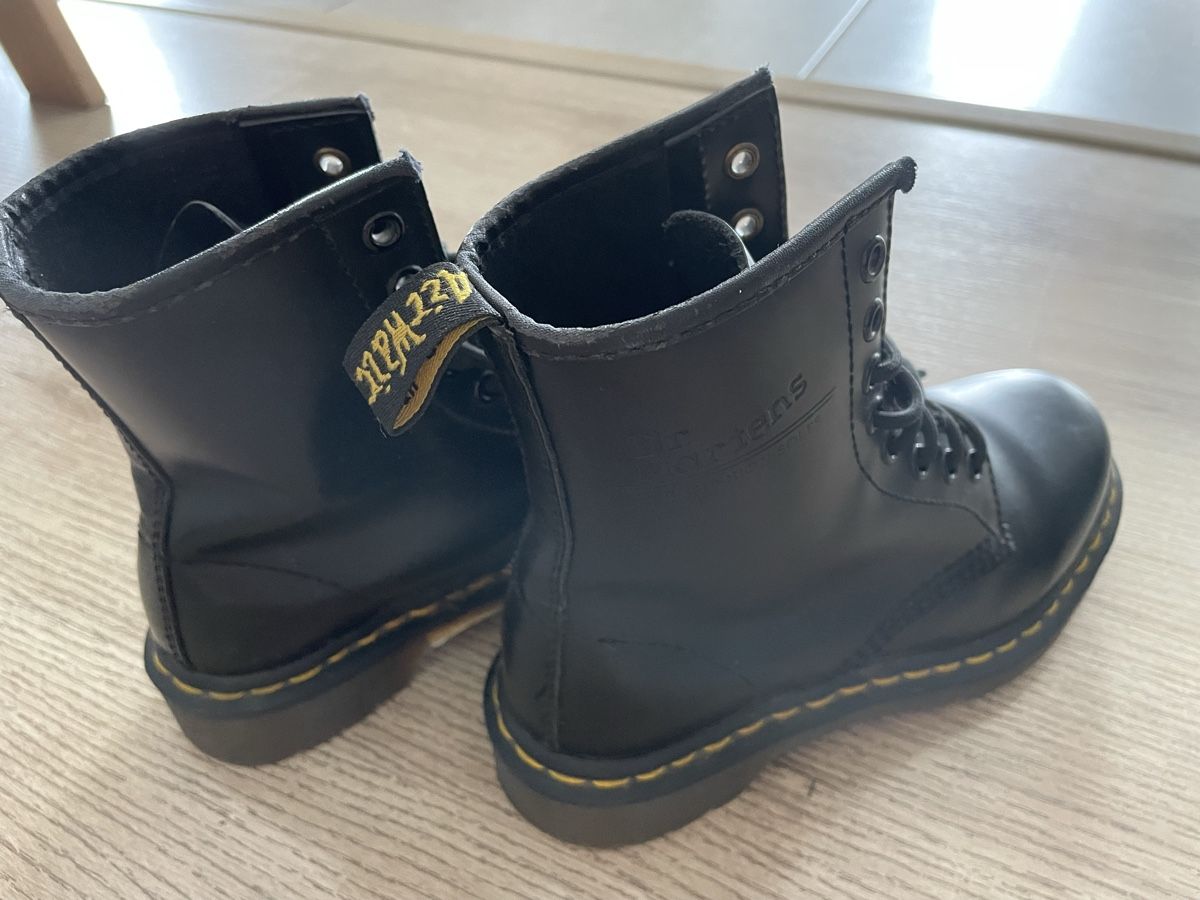 Dr. Martens Scarpe da donna: Dr. Martens Black Leather Boots Size EU 35 - Great Condition – Usato da Vessy venduto da jie_gl9n 1