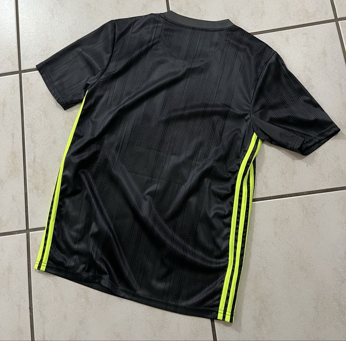 Juventus Canottiere & Pantaloni: Juventus Third 18/19 (Grösse S) – Usato da Fahrwangen venduto da rocer7 1