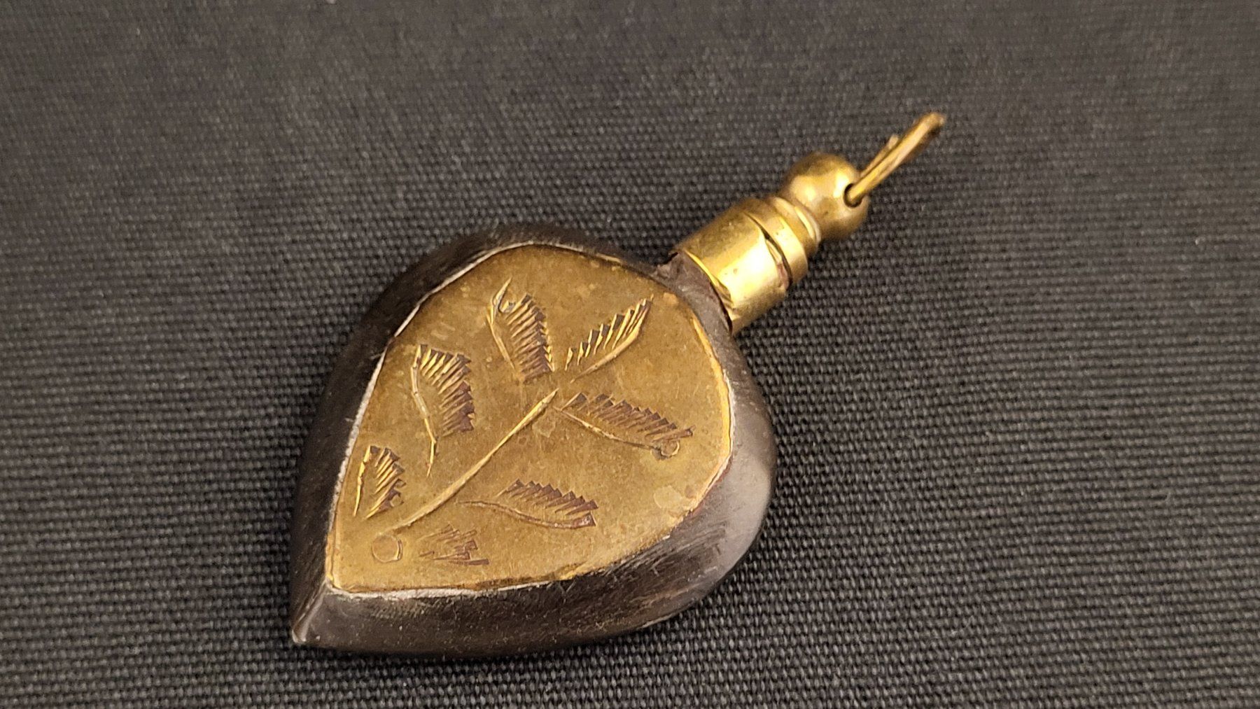 Ciondoli: Vintage Flakon-Anhänger – Usato da Basel venduto da spinne02