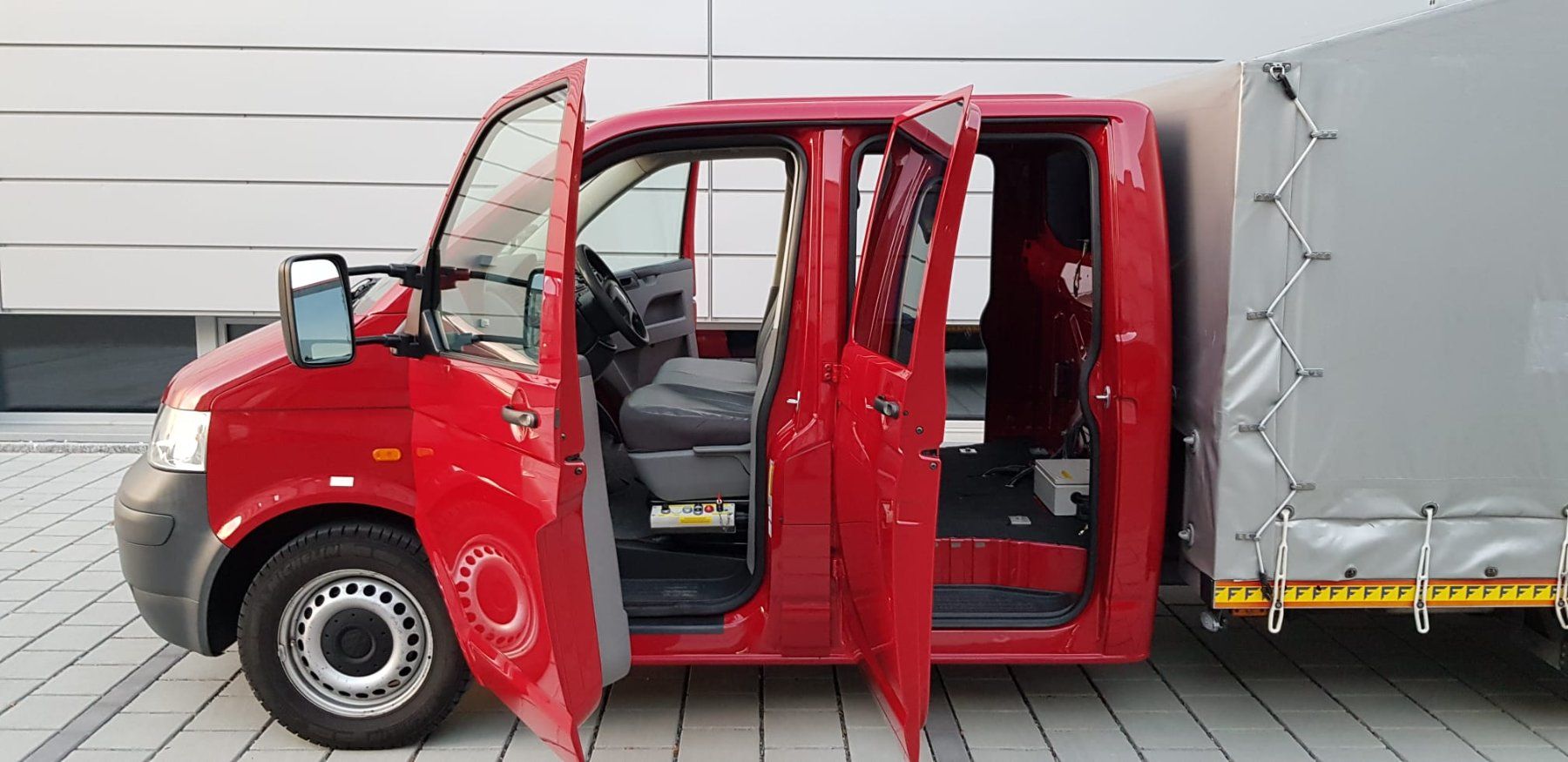 VW Autos: VW T5 Fitzel Autotransporter MFK März 2025 – D'occasion à Baar par rue_dwn8 6