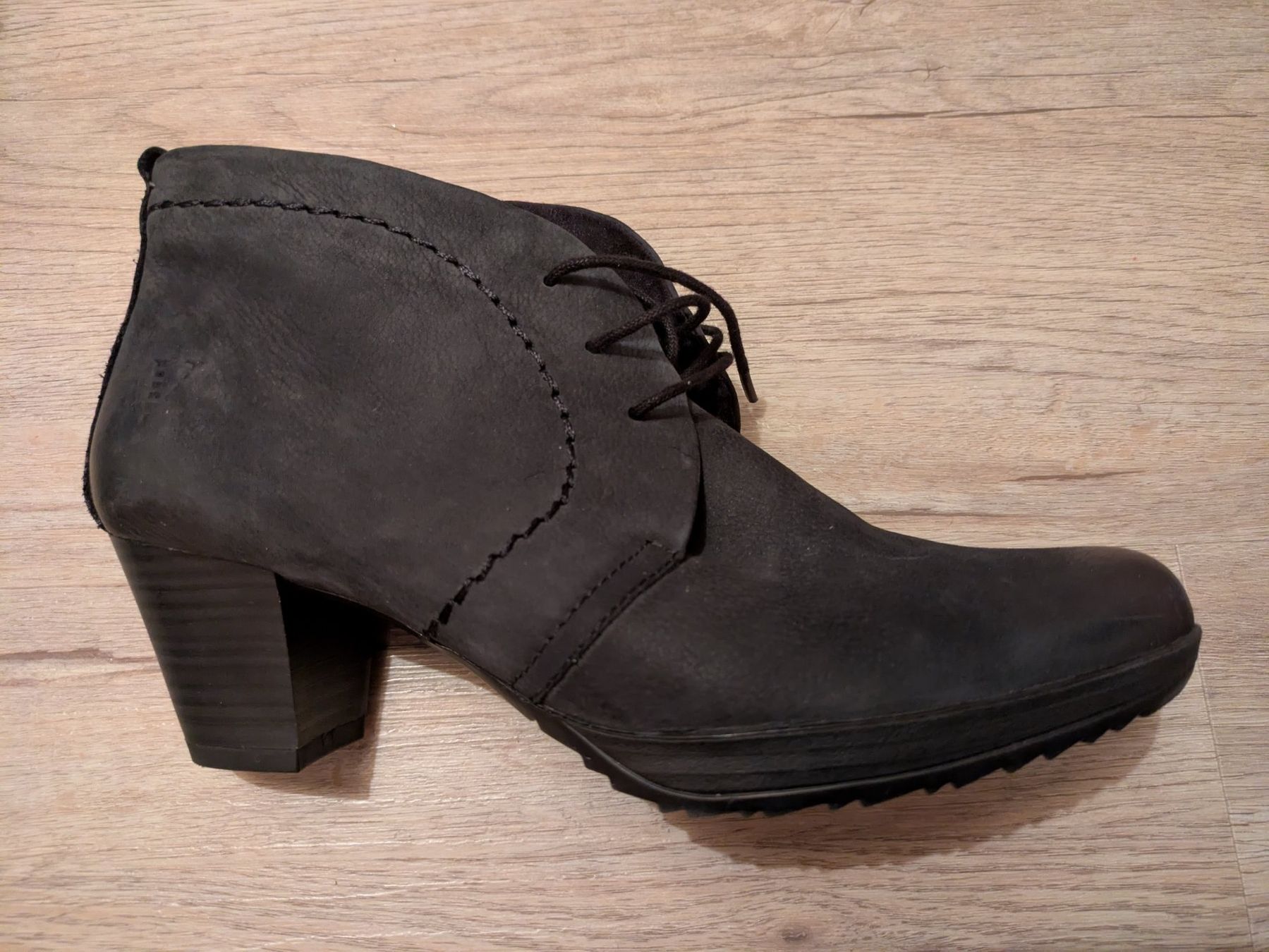 Scarpe da donna: Neue Stiefeletten "Venturini", anthrazit, Gr. 39 – Nuovo (secondo la descrizione) da Sursee venduto da Aniri 1