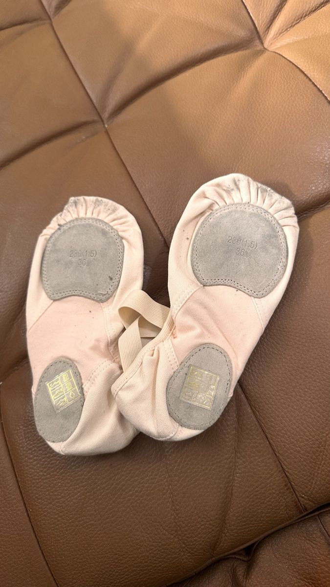 Chaussures filles: Ballettschuhe 35/36 – D'occasion à Matzingen par Steffiiiiiiiiii 1