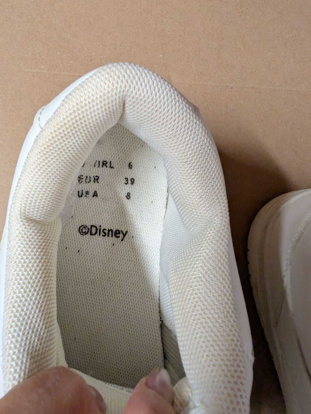 Scarpe da donna: Weisse Disney Sneakers, Grösse 39, – Usato da Pfäffikon SZ venduto da deyjanira 3