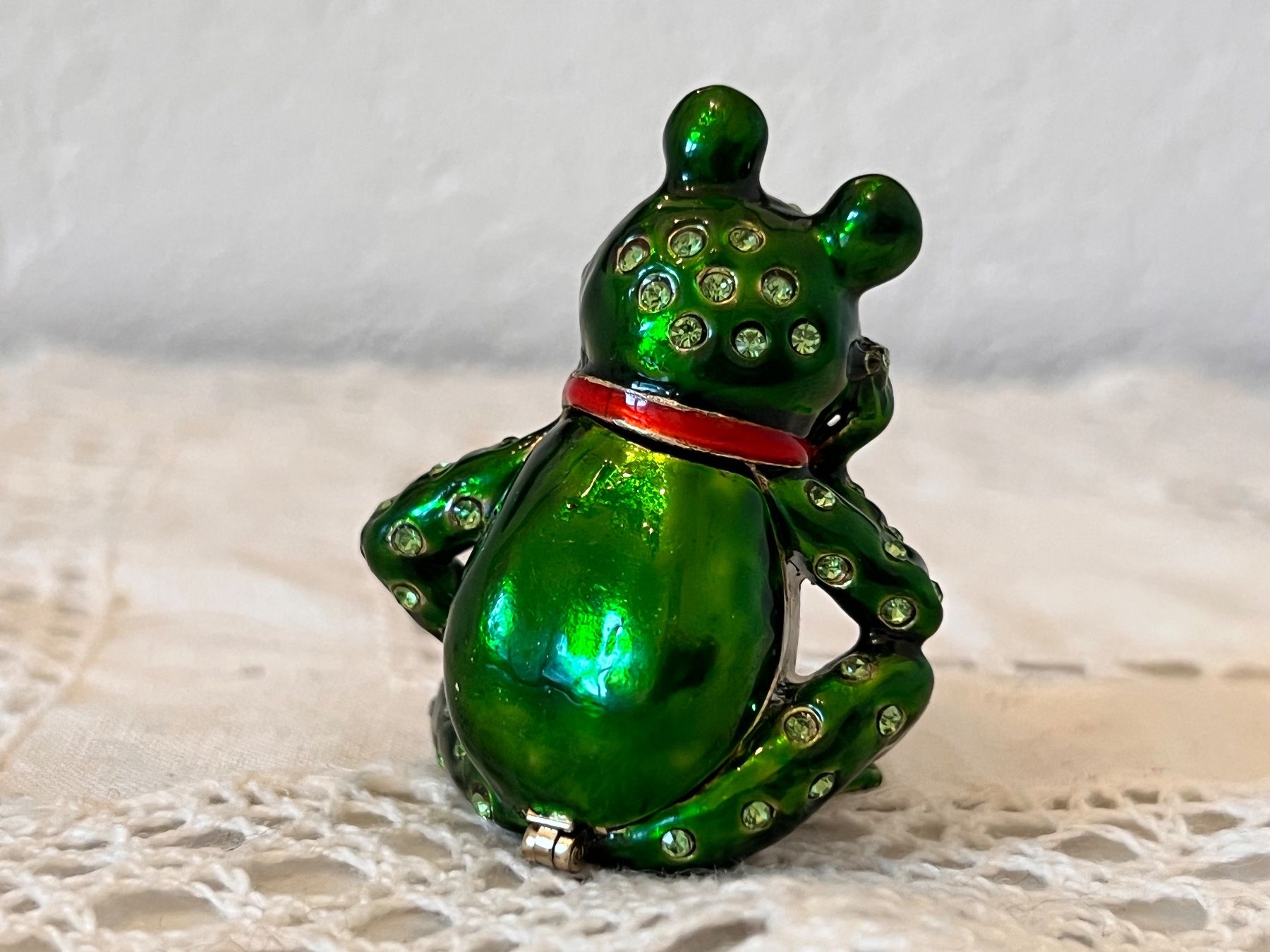 Altro in Decorazioni & Accessori: Frosch Dose Messing emailliert m. Svarovski Steinchen witzig – Nuovo (secondo la descrizione) da Bern venduto da FANTASTICTREASURES 2