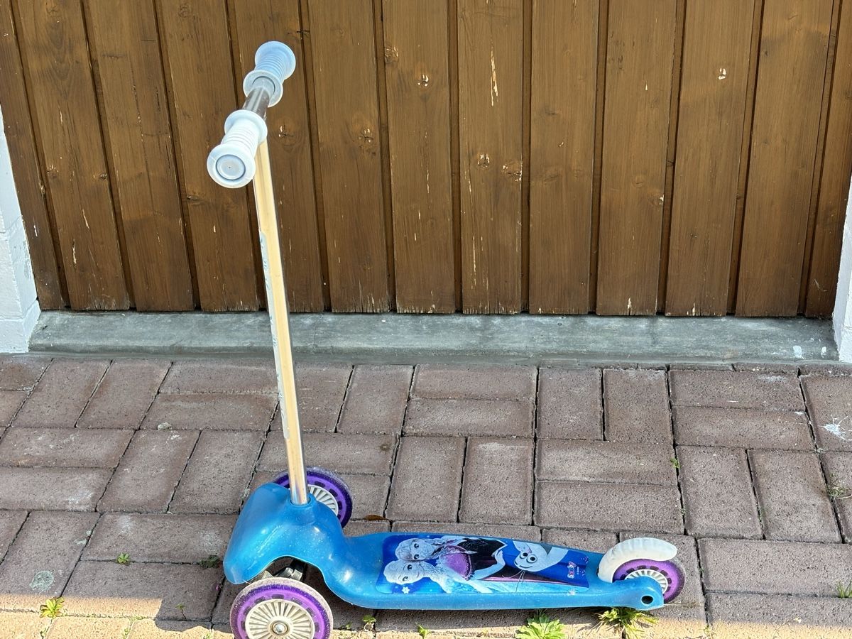 Veicoli per bambini: Kinderroller mit 3 Rädern – Usato da Füllinsdorf venduto da HESETIBS 1