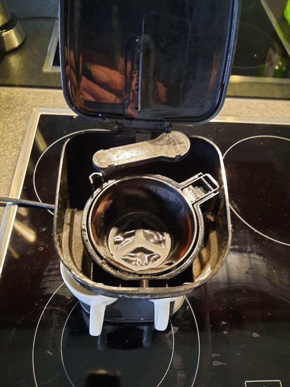 Macchine per caffè & Macchine per espresso: kaffeemaschine mit Tassen – Usato da Knutwil venduto da RainerK02 2