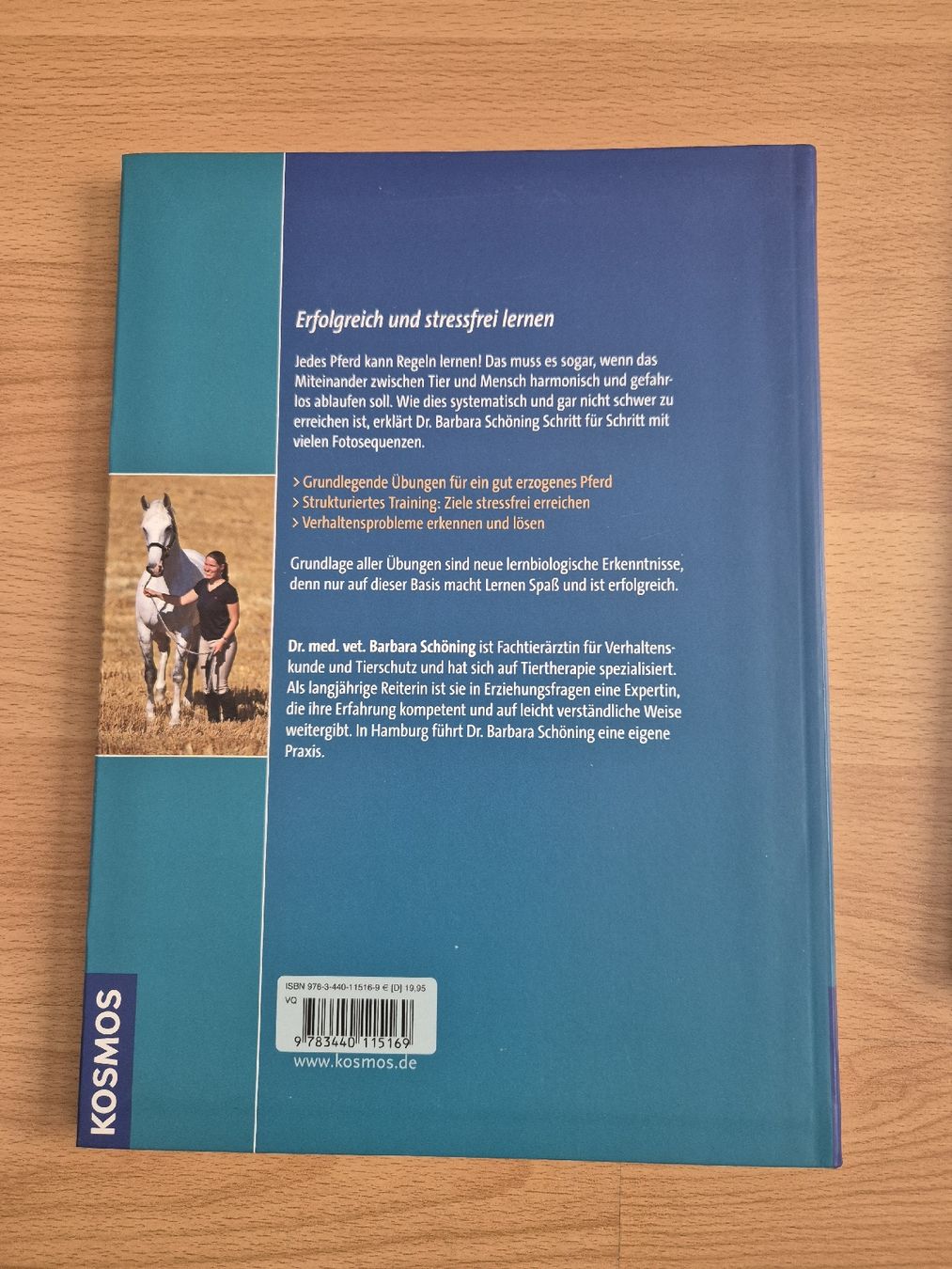 Briglie & Cavezze: Pferdefachbuch "Trainingbuch Pferdeerziehung" – Nuovo (secondo la descrizione) da Meggen venduto da Orrinka20 1