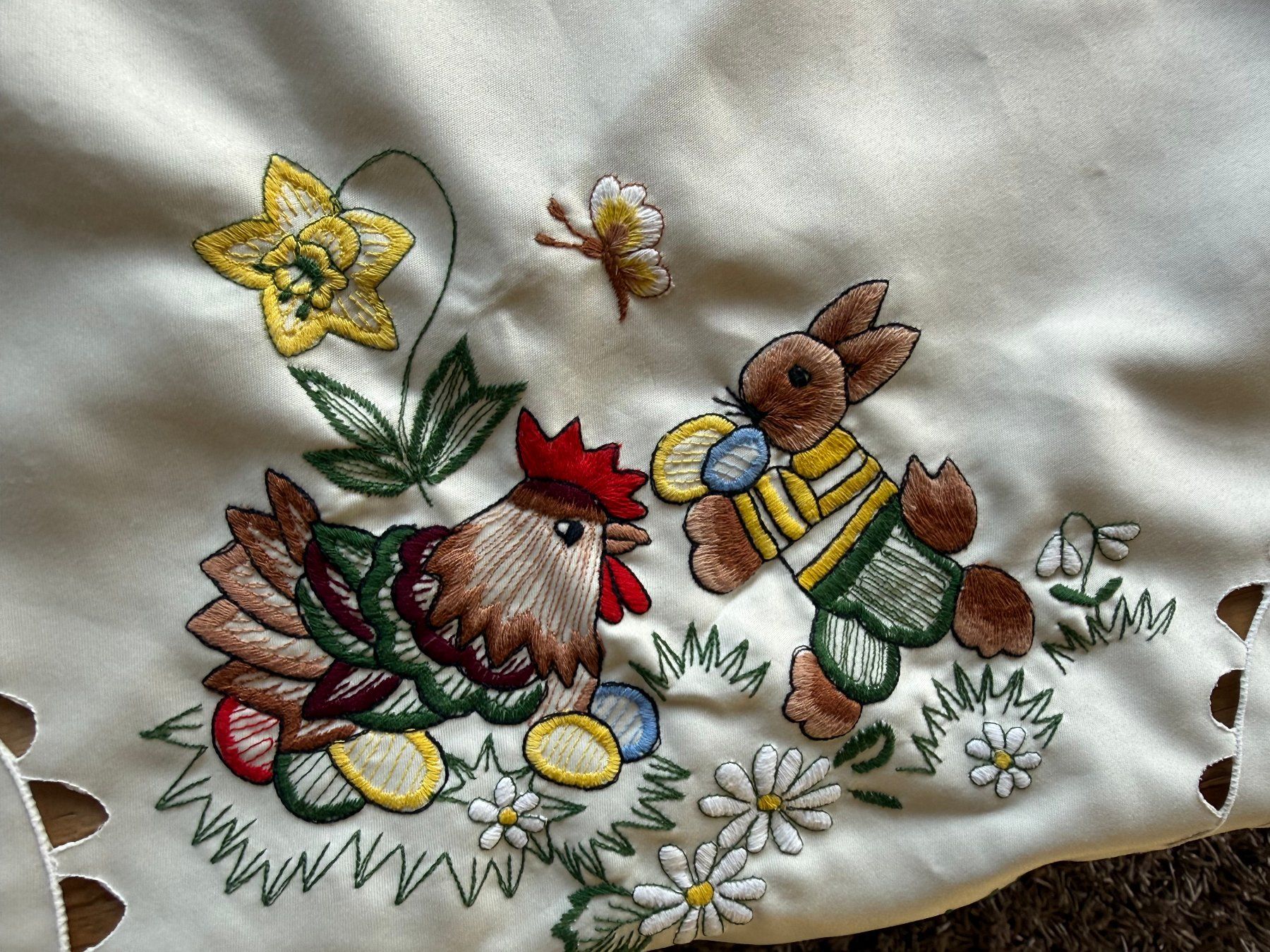 Altra biancheria da tavola: Neu Tischdecke Ostern 84 x 84 cm – Nuovo (secondo la descrizione) da Kirchdorf AG venduto da coco123