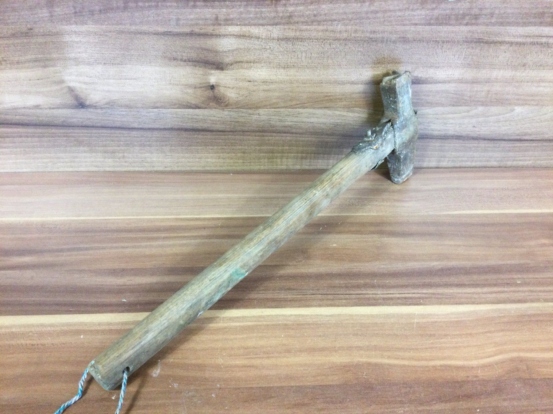 Attrezzi da lavoro: Alter Markier oder Förster Hammer mit Buchstabe K – Usato da Wangen SZ venduto da kuriosum12 3