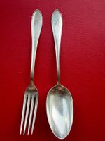 Paire couverts anciens cuillère et fourchette gravées 800