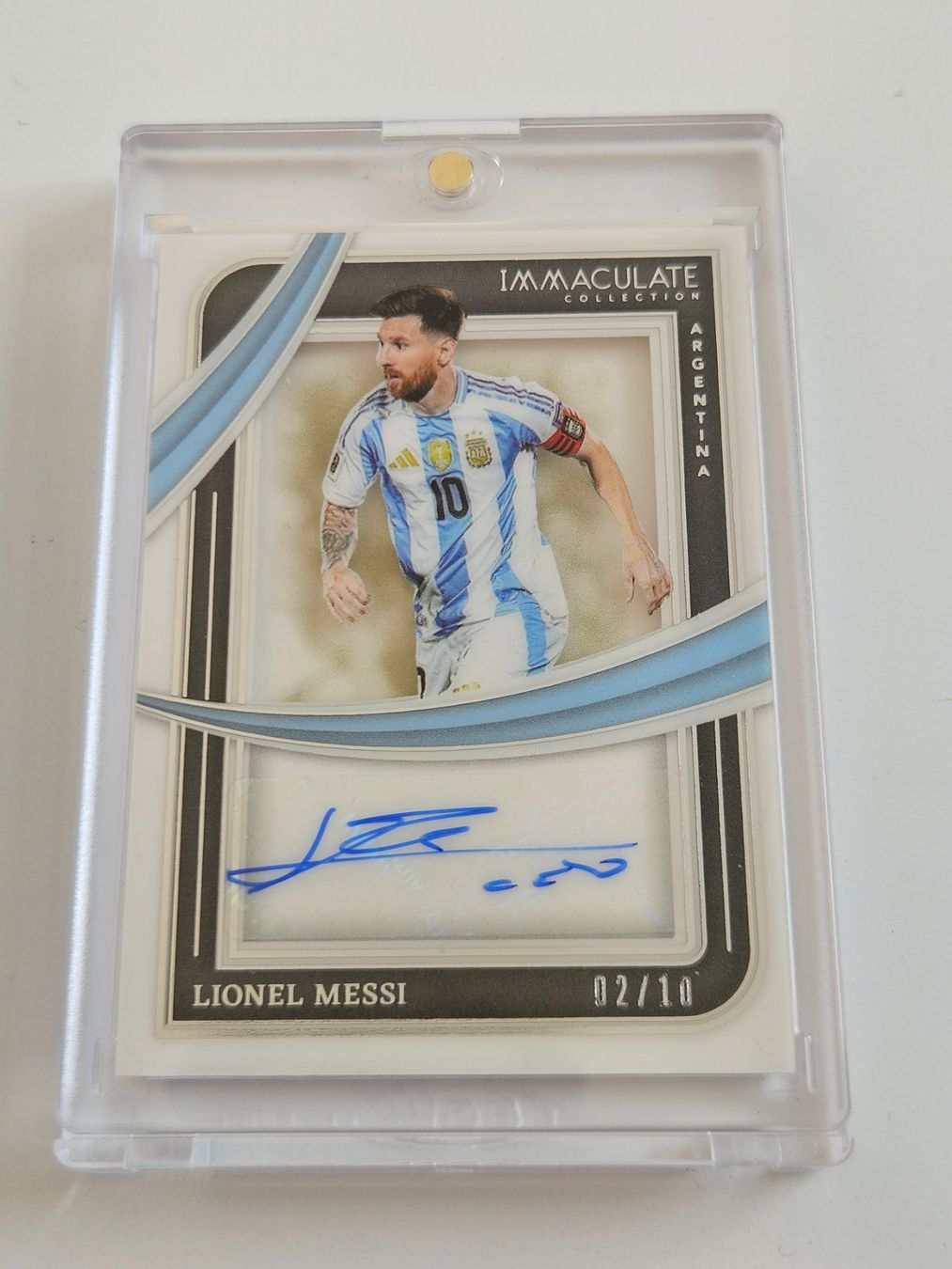 Panini Sammelbilder & Trading cards: Panini Immaculate Lionel Messi Shadowbox Autogramm 02/10 – Neu (gemäss Beschreibung) aus Baar von phi_6xdh