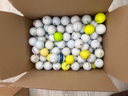 100 Golfbälle gemischt Marken gebraucht guter Zustand