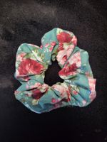 Scrunchie / Blumenmuster / Handgenäht 