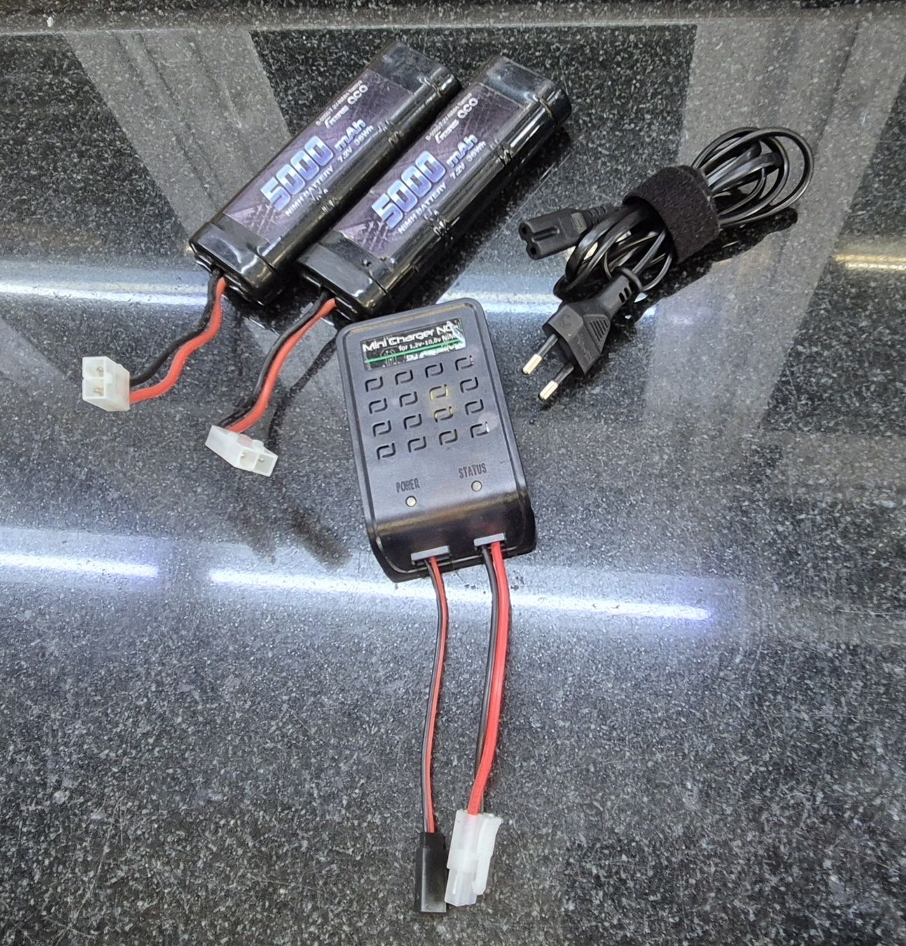 Caricatori & Batterie: Akku Ladegerät Mini Charger NiMH – Usato da Oberhasli venduto da Velo_Susak 1