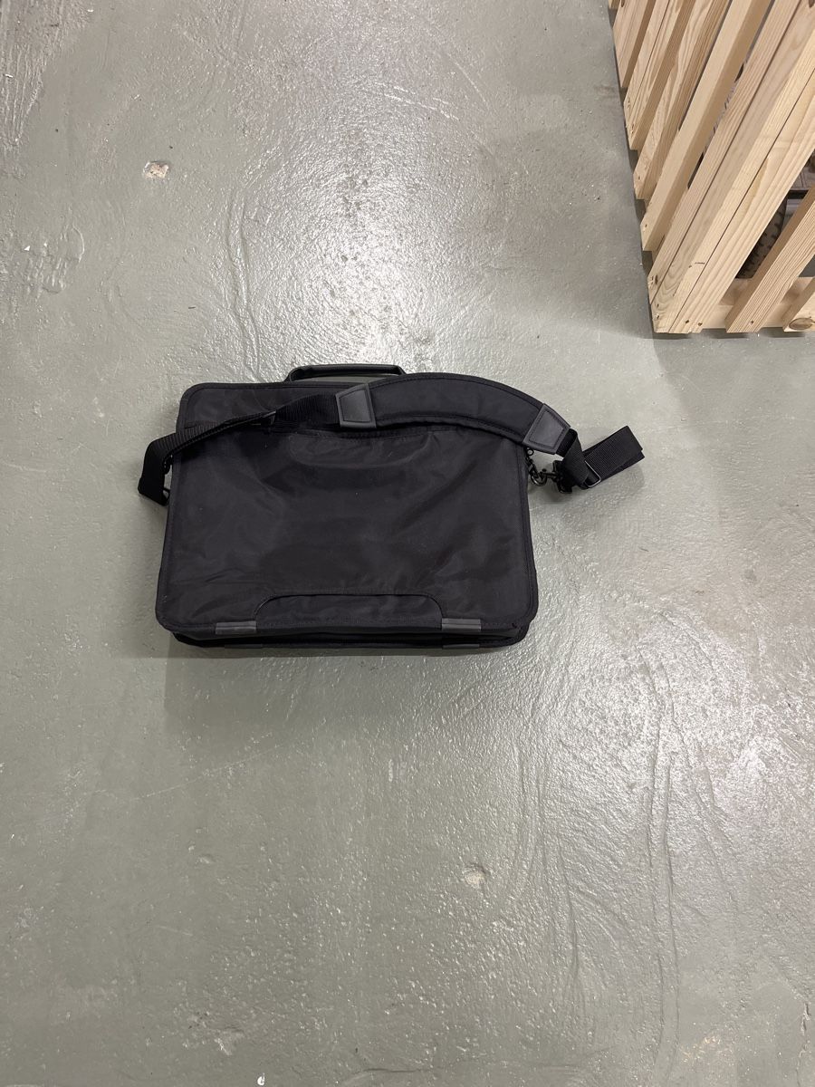 Taschen: Robuste Businesstasche / Laptoptasche thinkpad – Neu (gemäss Beschreibung) aus Bern von versace05 1