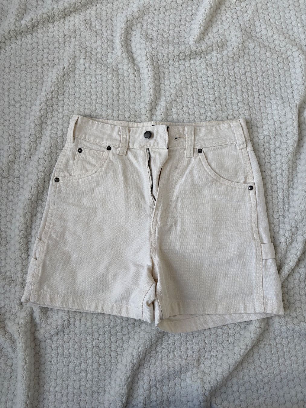 Dickies Hosen: Short crème Dickies – Gebraucht aus Sorens von ma.stlz