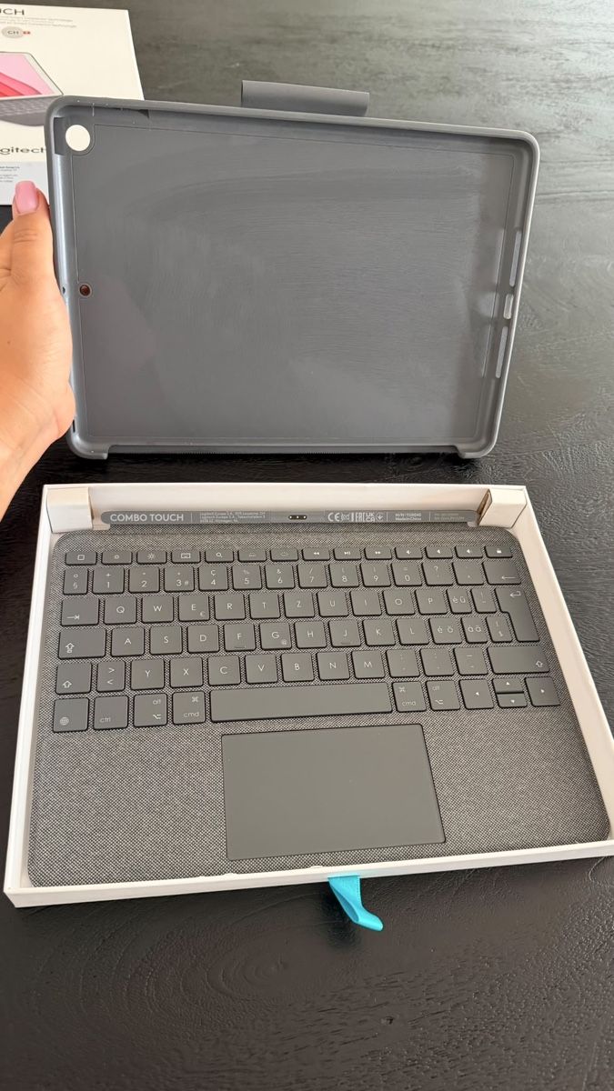 Apple Claviers: Ipad Tastaturcase mit Trackpad und Smart Connector-Technolog – D'occasion à Hinwil par dire07