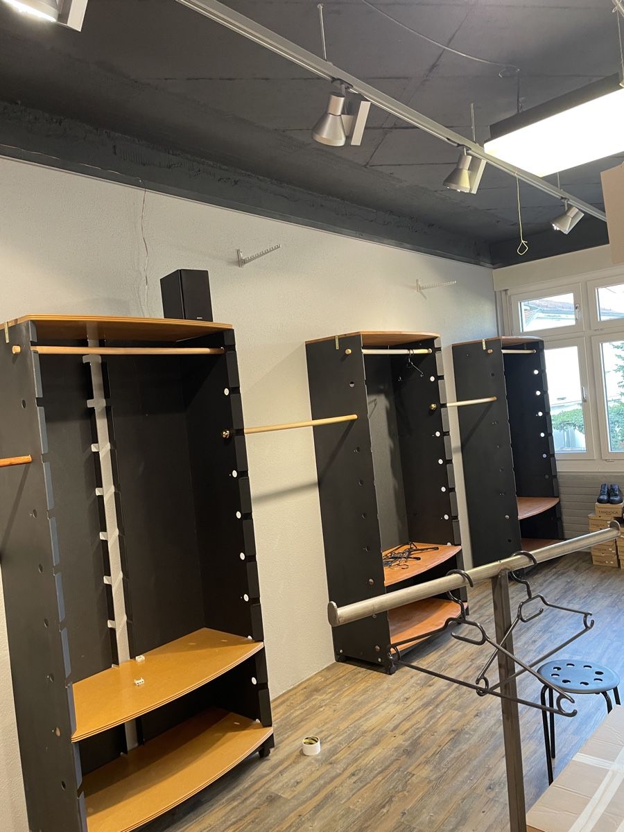Scaffali: Butik Rregalle – Usato da Herisau venduto da Vali11.g 2