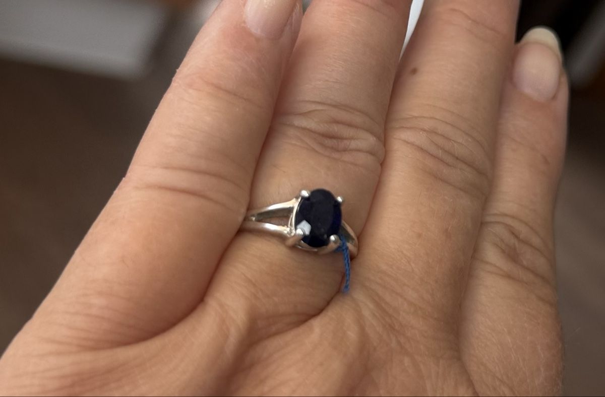 Anelli: Eleganter Silberring mit Saphir, regulierbar – Nuovo e nell'imballaggio originale da Ebikon venduto da elischka