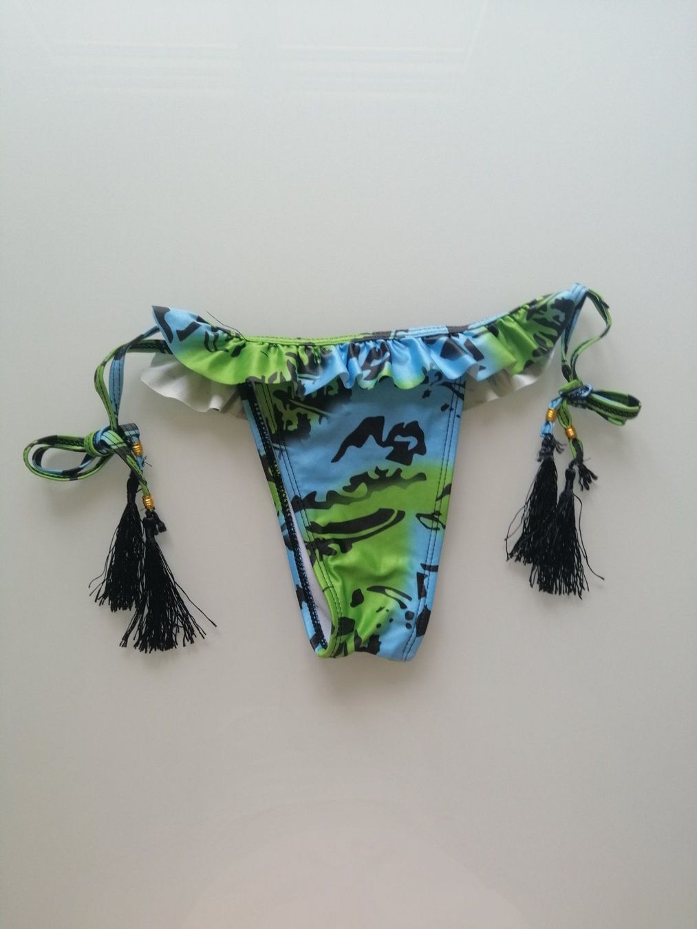 Badekleider & Bikinis: Bikinihose grün/blau mit Zötteli – Neu (gemäss Beschreibung) aus Biel/Bienne von M.D.C