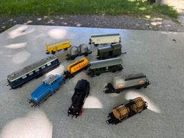 Modelleisenbahn Waggons und Lokomotiven Konvolut gebraucht