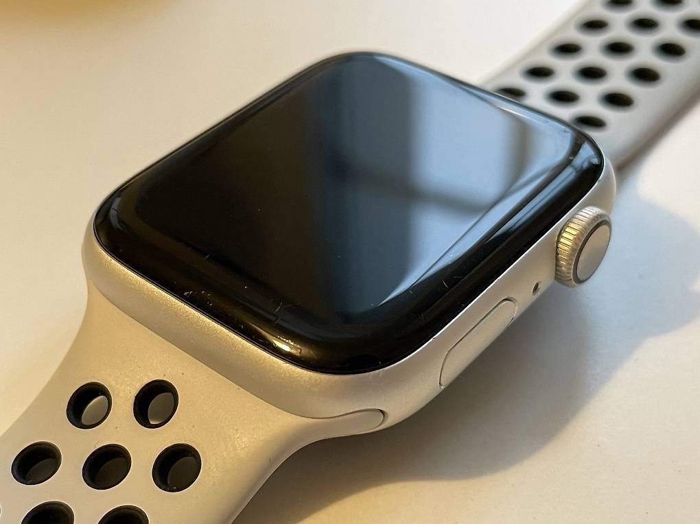 Smartwatch: Apple Watch 44mm Aluminium Nike – Gebraucht aus Winterthur von Membran95 1
