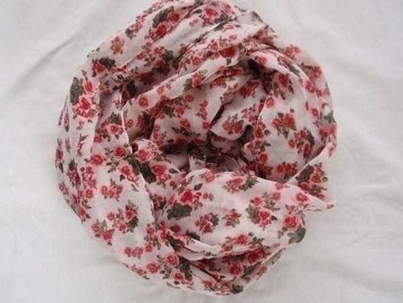 BLÜEMLI, ROSEN SCHAL- NEU IM TREND