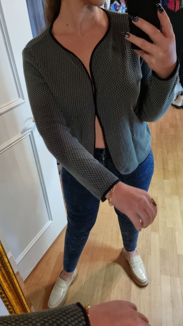 Only Giacche: 🌺Only Strickjacke Größe 40🌺 – Usato da Wald ZH venduto da CapLux 1