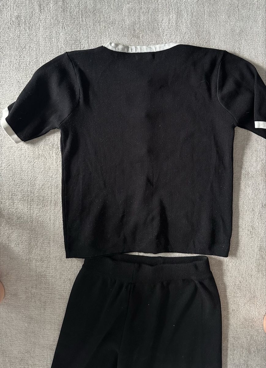 Lotti di vestiti: Black two-piece set – Nuovo (secondo la descrizione) da Zürich venduto da juz_2t2j 4