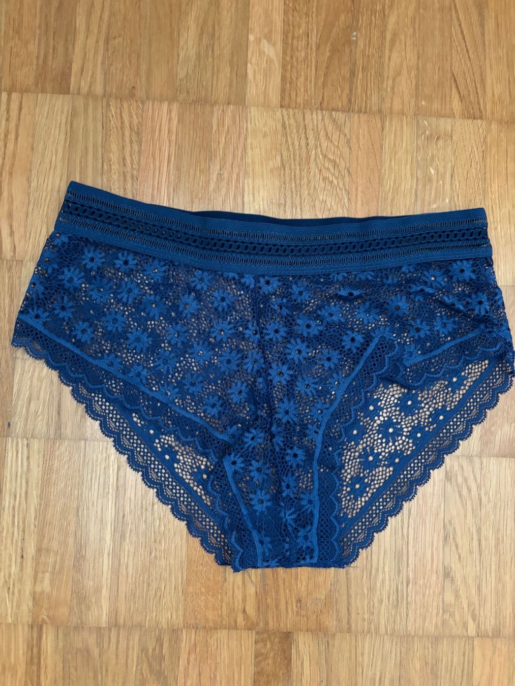 Altra biancheria intima: NEU sexy Spitzen Slip, Grösse M – Nuovo (secondo la descrizione) da Winterthur venduto da Sunshine143