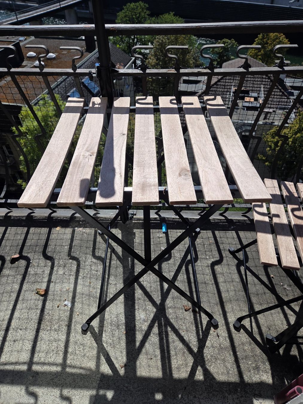 Ikea Set di tavolo e panche: Gartentischgarnitur 2 Stühle & Tischchen – Usato da Luzern venduto da PCP_666 1