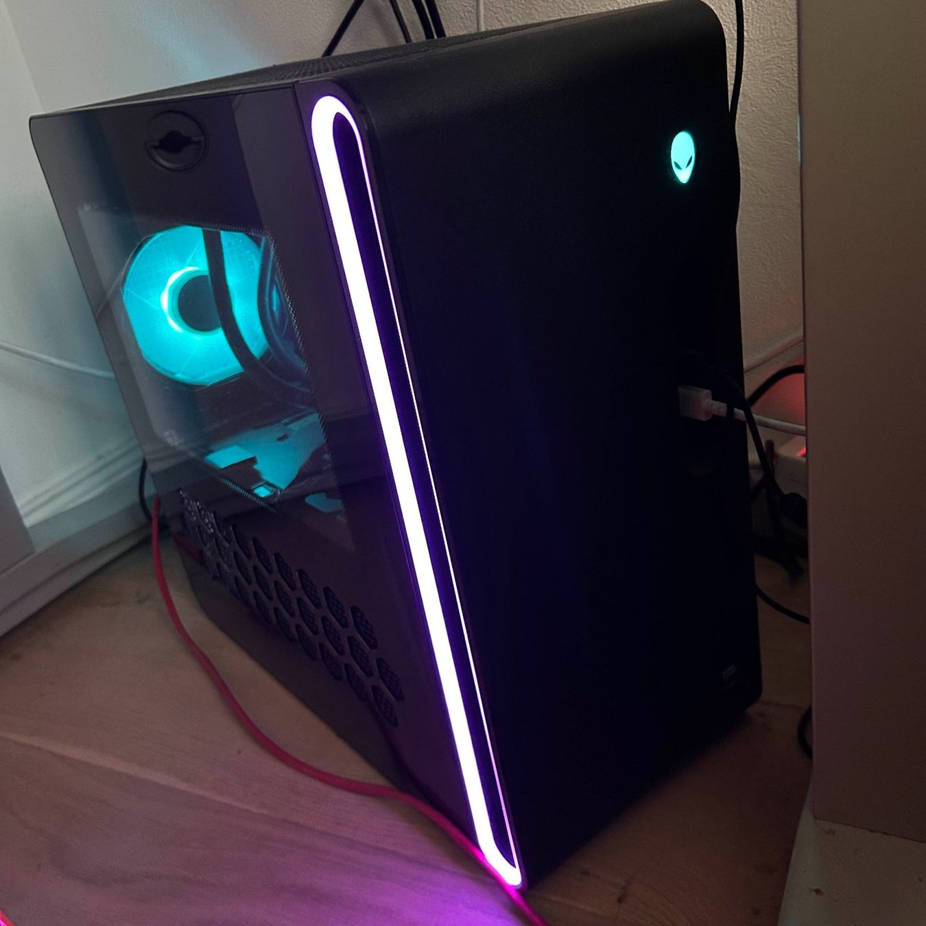 Alienware PCs: Alienware Aurora Gaming Desktop RTX 5080 – Gebraucht aus Hägendorf von olg_776w 1