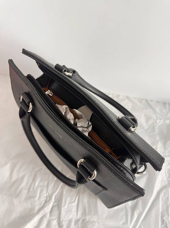 Sacs femmes: Wunderschöne praktische Handtasche  – Neuf avec emballage d'origine à Zürich par MaxZurich 4